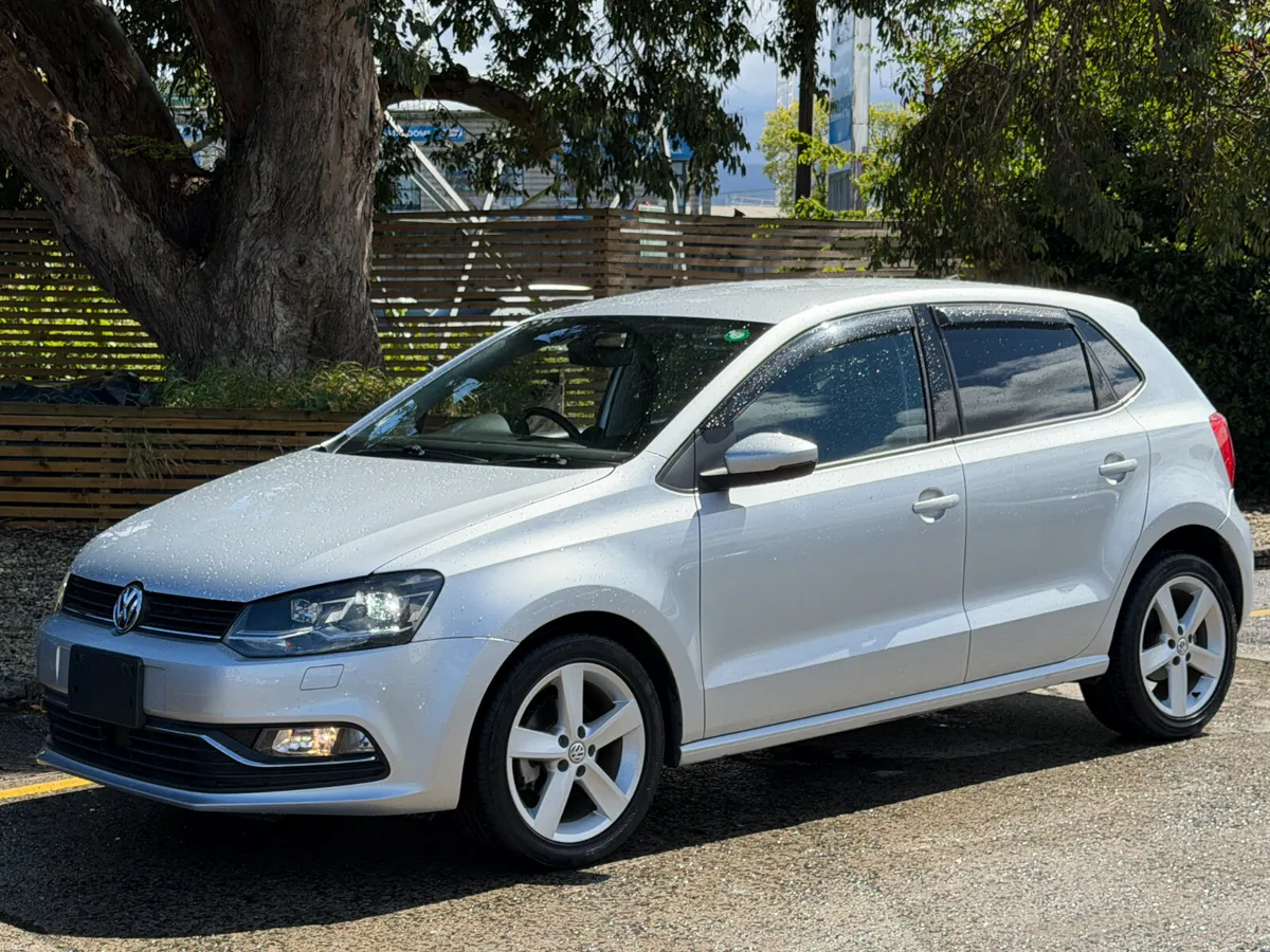 2016 VOLKSWAGEN POLO. HIGHLINE - Image 3