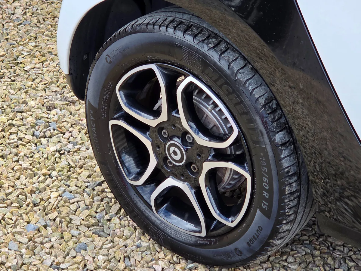 SMART FORFOUR AUTO 84KM - Image 4