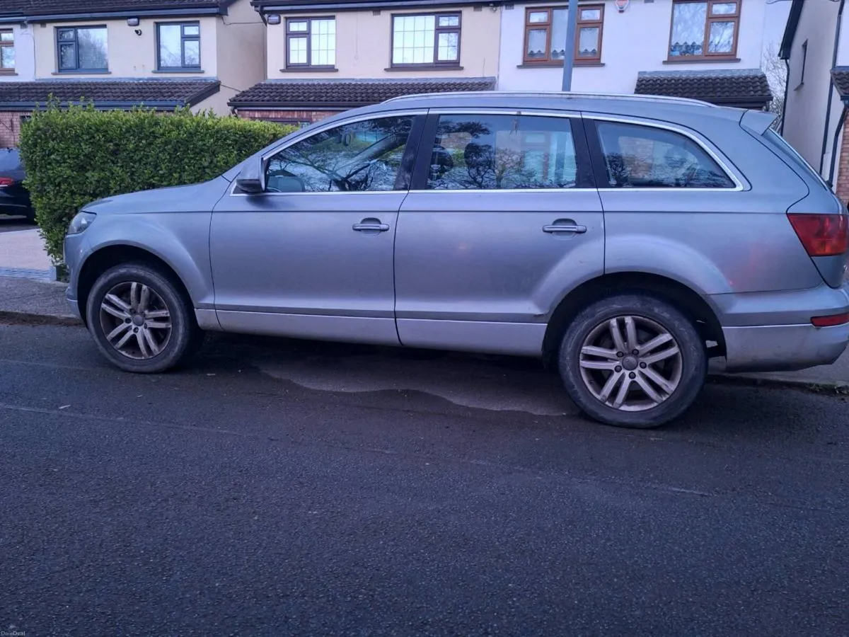 Q7 Audi - Image 2