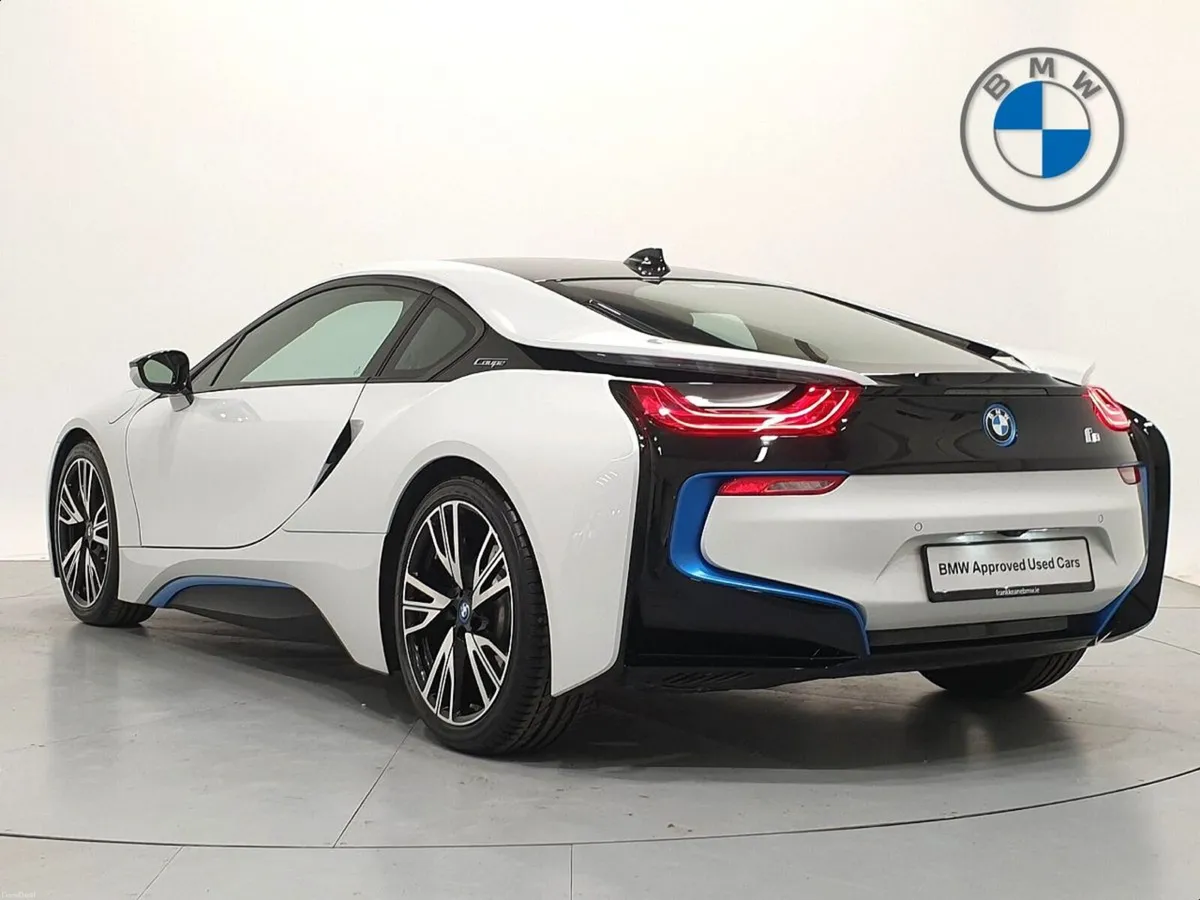 BMW i8 Coupe - Image 3
