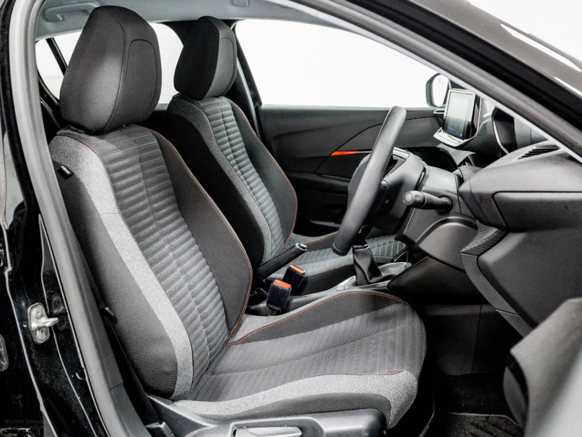 Peugeot 208 Active 1.2 Petrol 75HP - Image 3