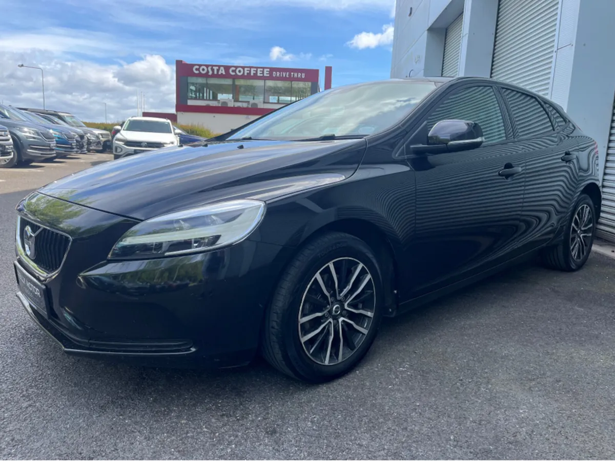 Volvo V40 2.0 DIESEL MOMENTUM EDITION - Image 3