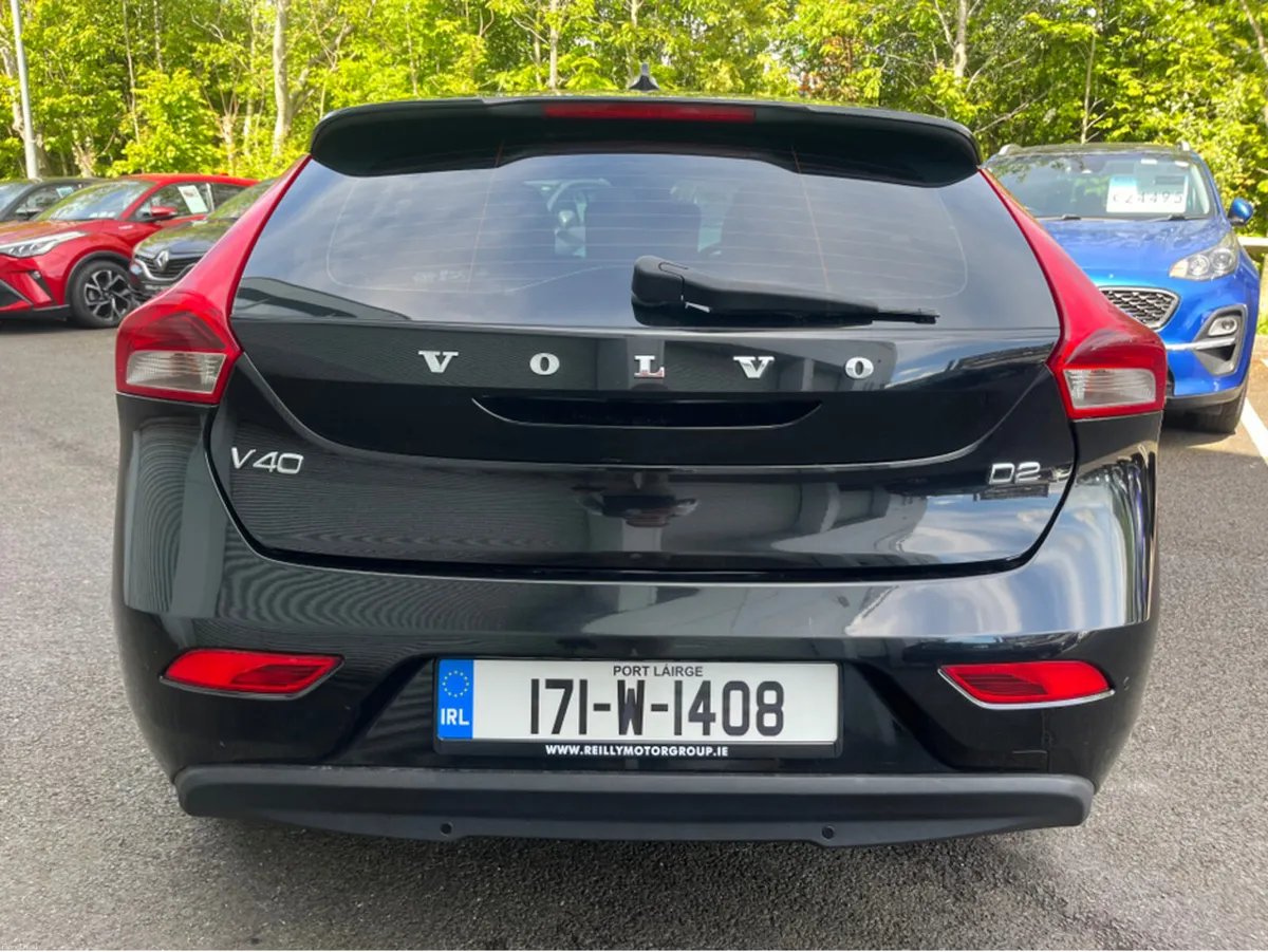 Volvo V40 2.0 DIESEL MOMENTUM EDITION - Image 6
