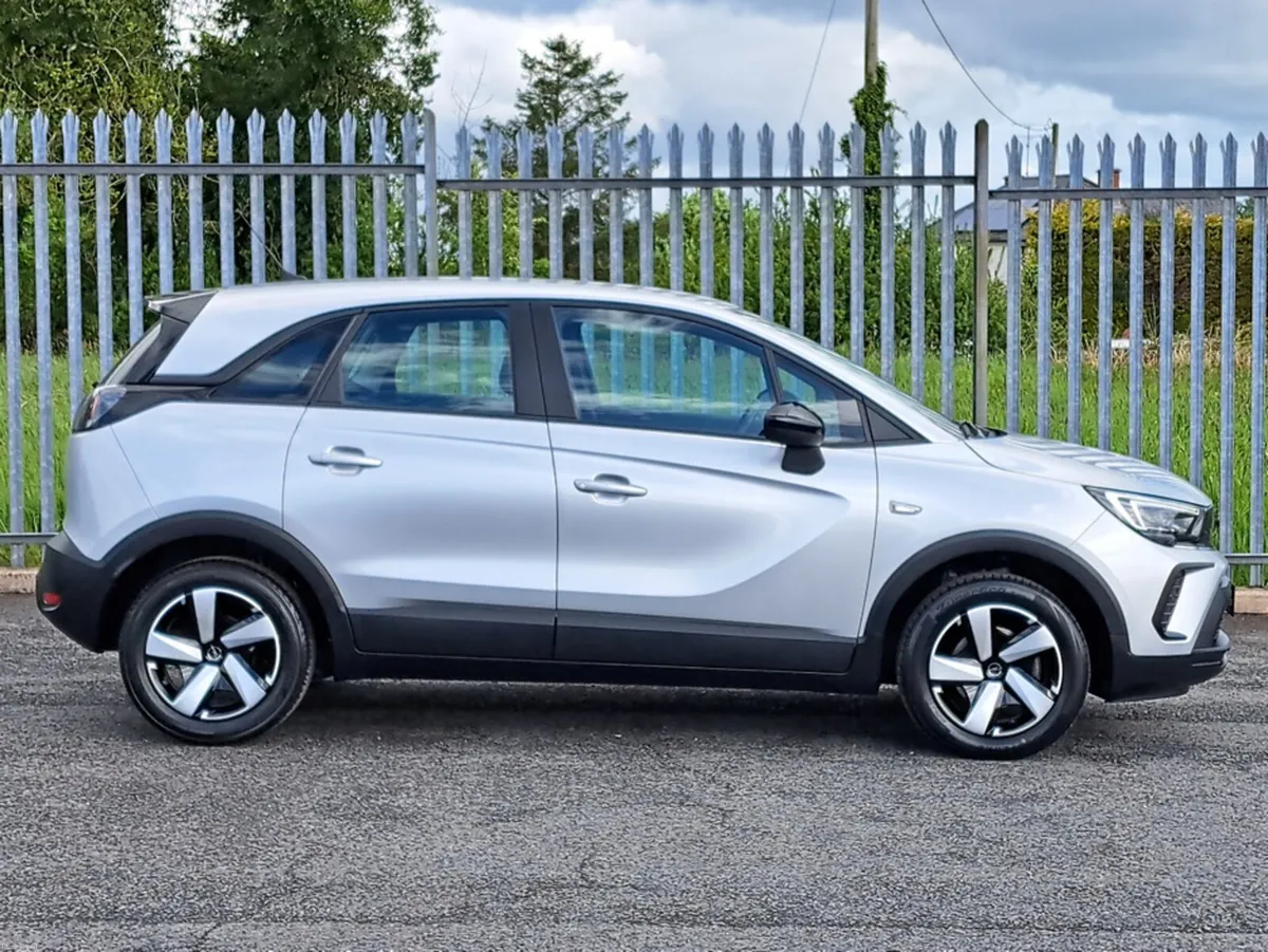 Opel Crossland SC 1.2TURBO 110BHP **REVERSING CAME - Image 2