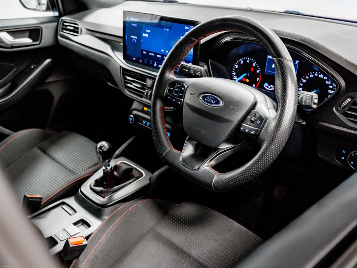 Ford Focus ST-Line 1.0 Petrol 125HP - Image 2