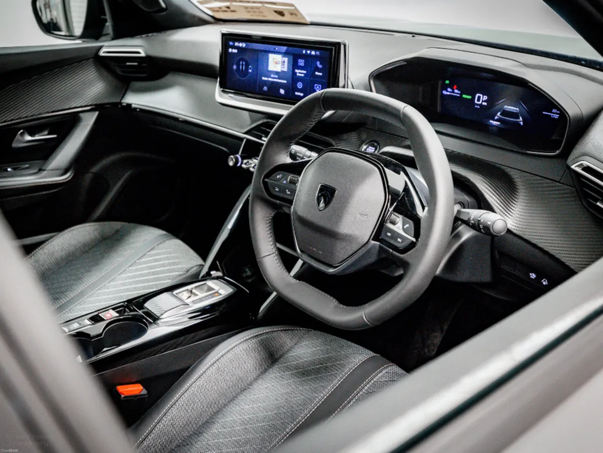 Peugeot 2008 E-Allure 54kWh 155HP - 400km+ range, - Image 2