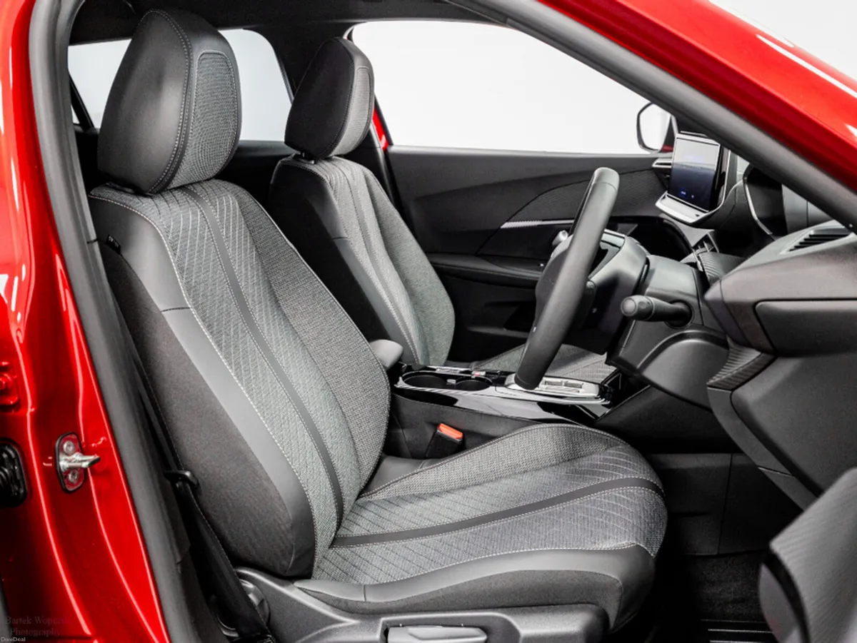 Peugeot 2008 Allure Hybrid Auto 110HP - Inc Gap, C - Image 3
