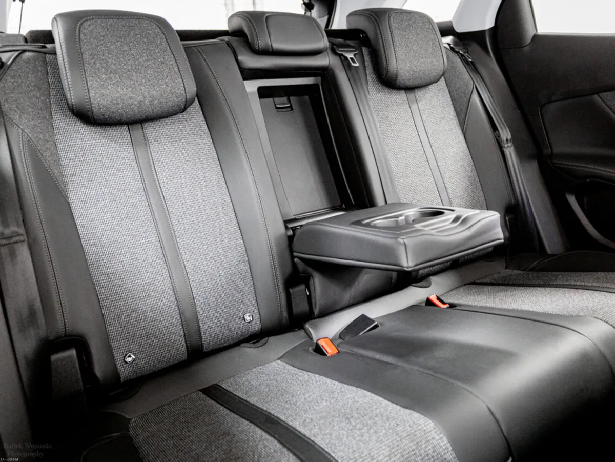 Peugeot 3008 Allure 1.2 Petrol 130HP - Image 4