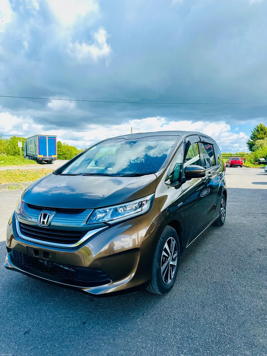 HONDA FREED 2017 1.5L Petrol Hybrid Automatic - Image 3