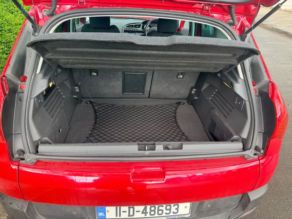 Car - Image 3