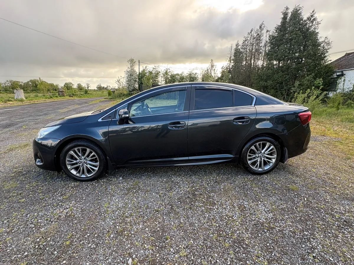Toyota Avensis 2015 - Image 2
