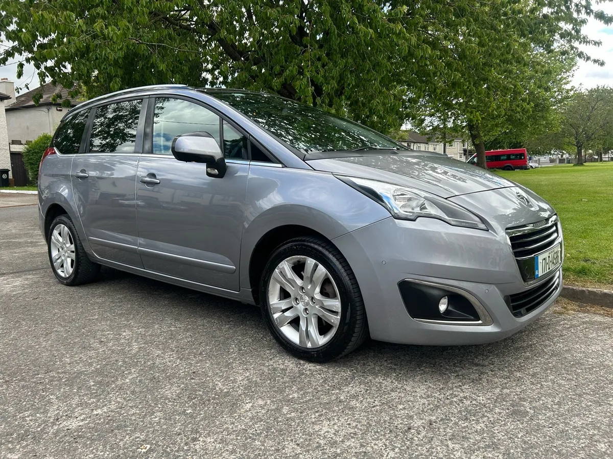 2017 Peugeot 5008 Family 1.6HDI // Massive Spec - Image 1