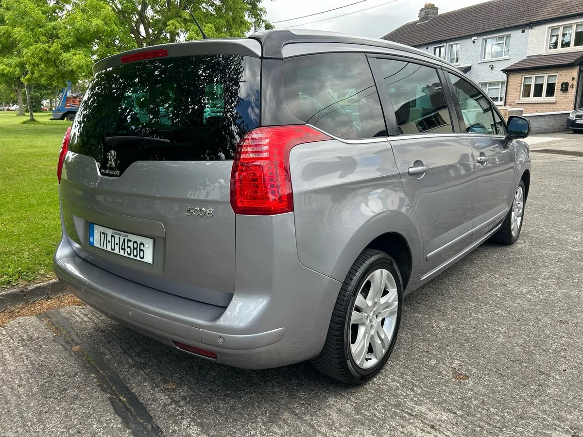 2017 Peugeot 5008 Family 1.6HDI // Massive Spec - Image 3