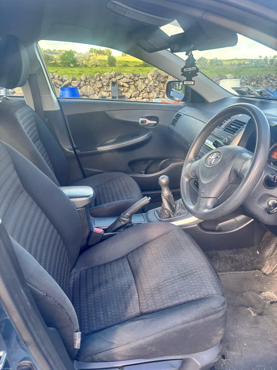 2007 Toyota Corolla - Image 2
