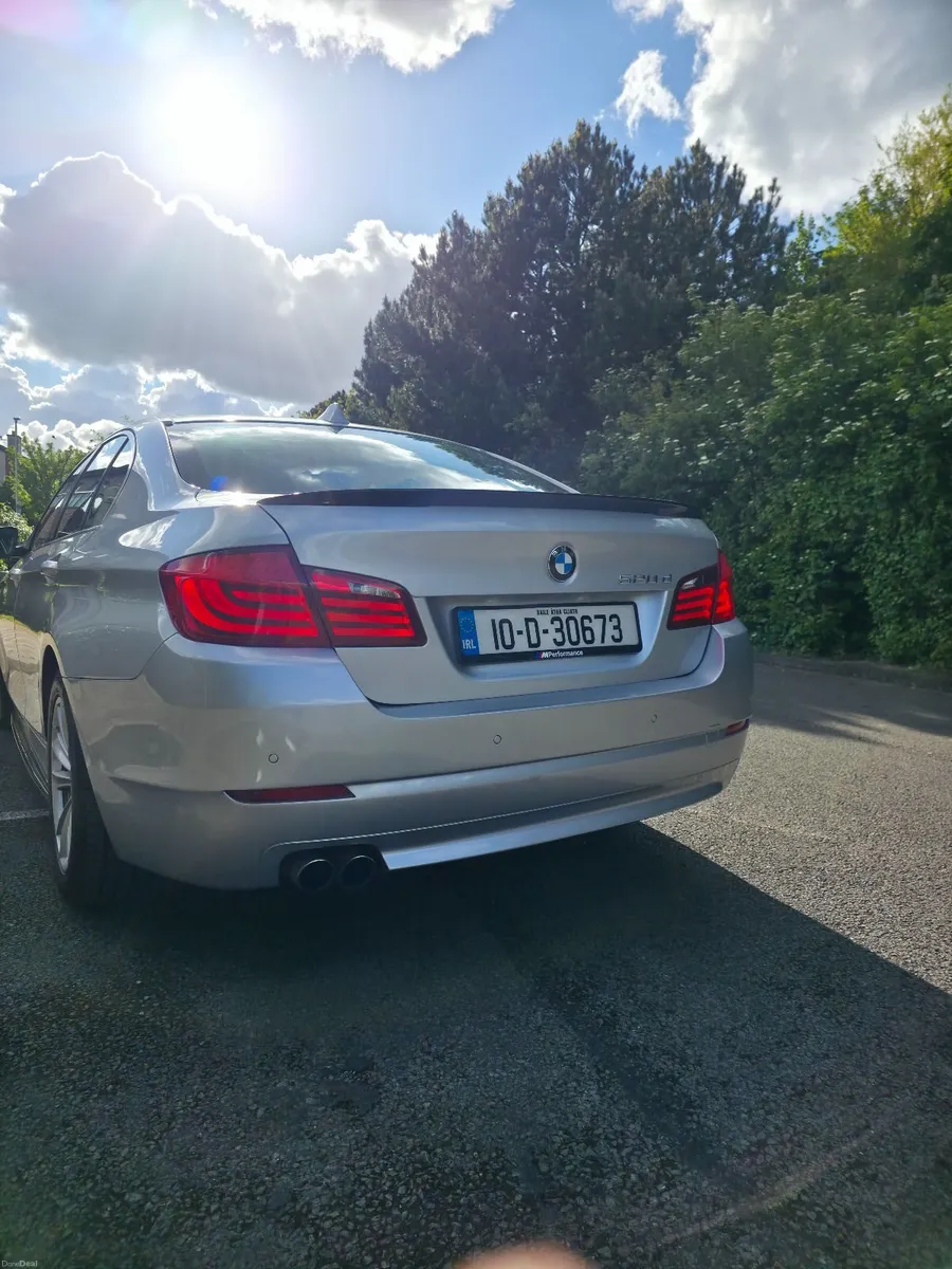 BMW 5-Series 2010 - Image 3