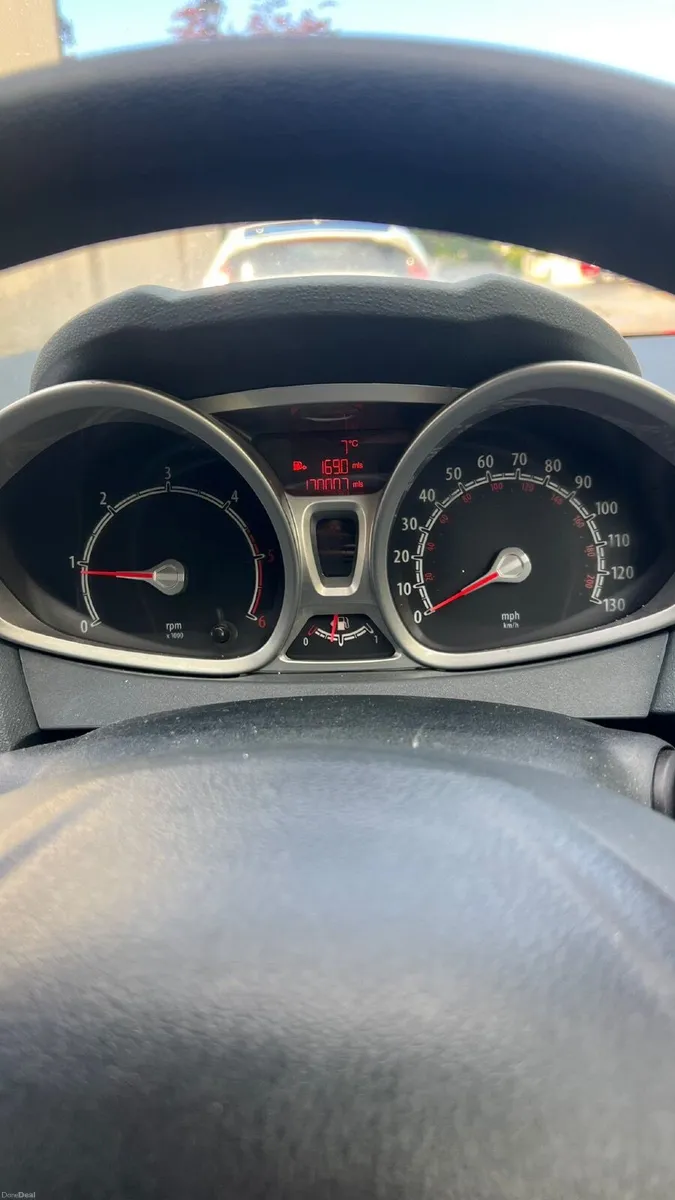Ford Fiesta 2009 manual - Image 3