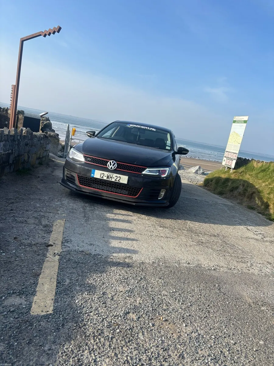 Volkswagen Jetta - Image 2