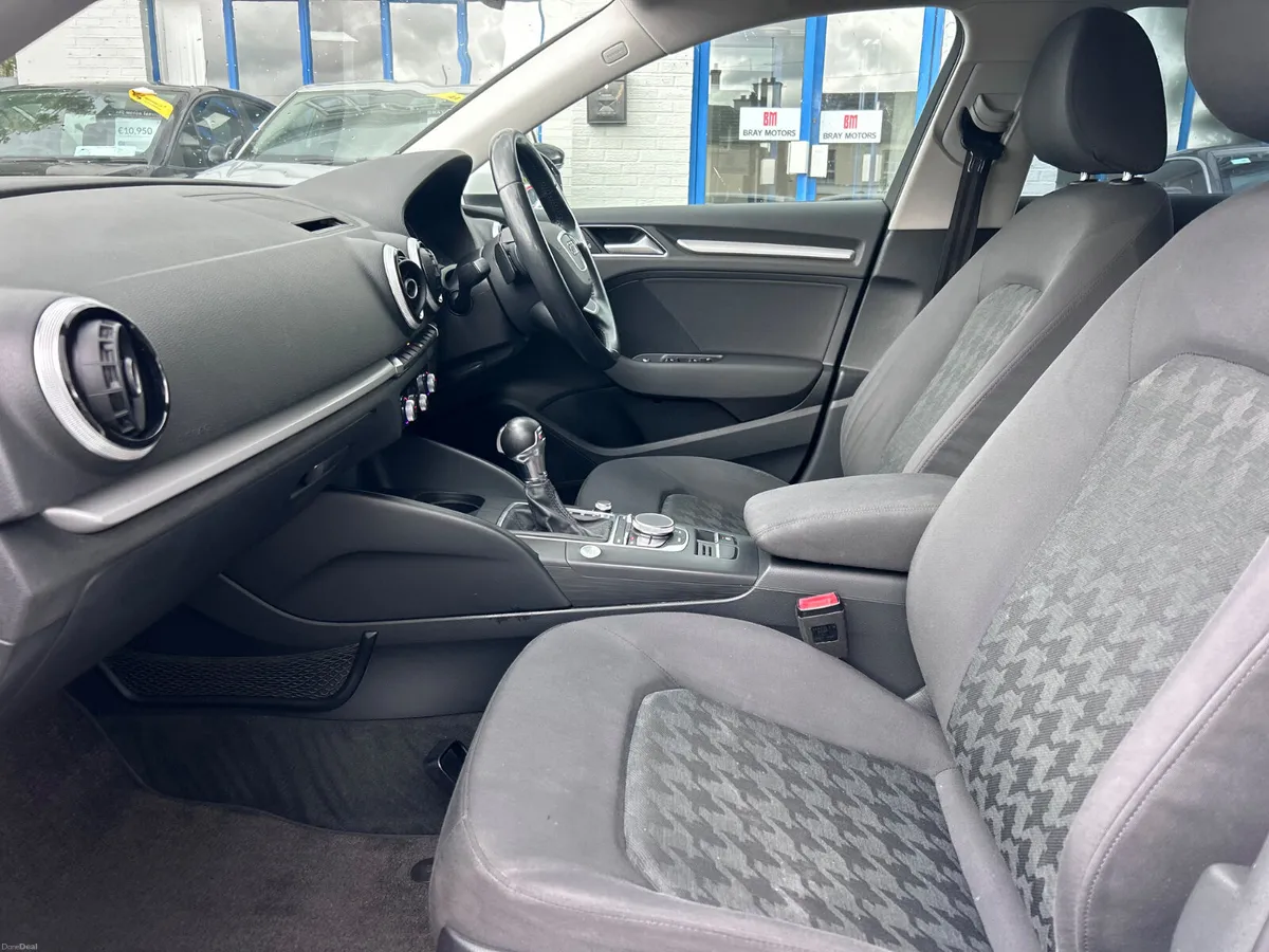2015 AUDI A3 1.4 PETROL AUTO 5 DOOR LOW KMS - Image 4