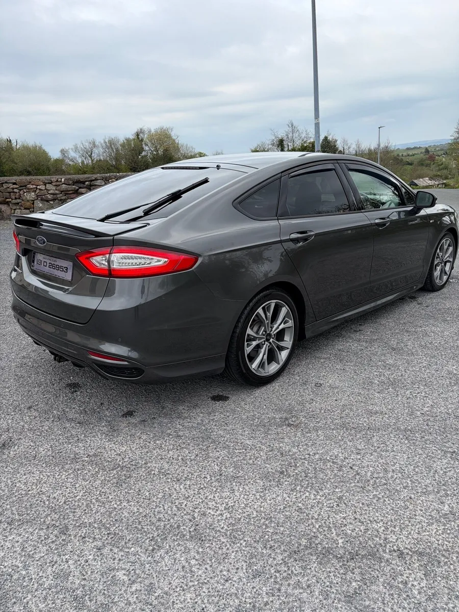 Ford mondeo st-line x - Image 3