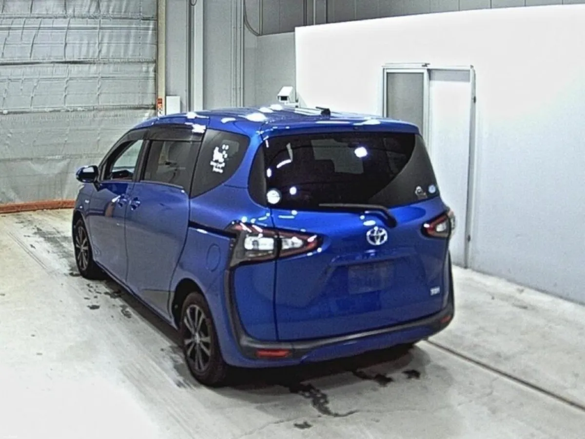 Toyota Sienta 1.8 HYBRID G EDITION - 7 SEATER - 15 - Image 2
