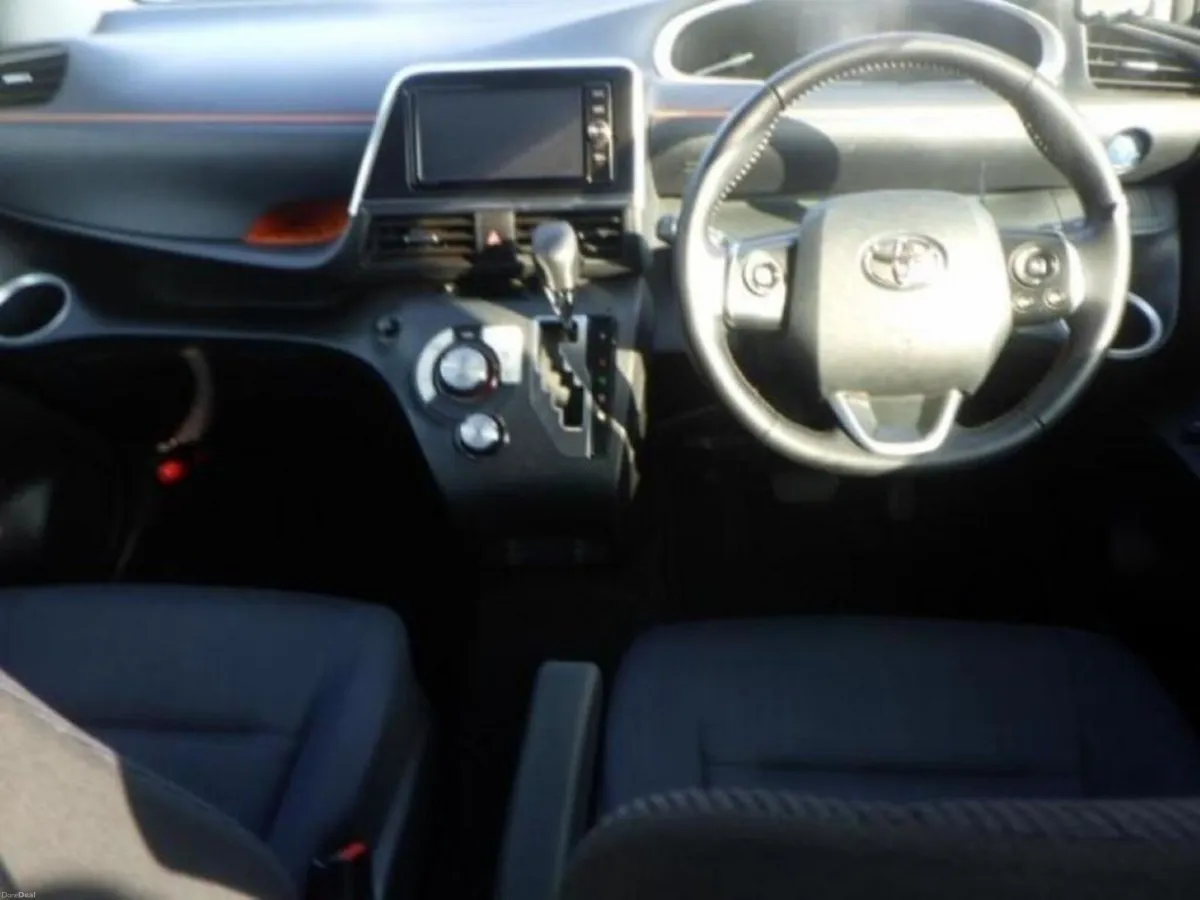 Toyota Sienta 1.8 HYBRID G EDITION - 7 SEATER - 15 - Image 3