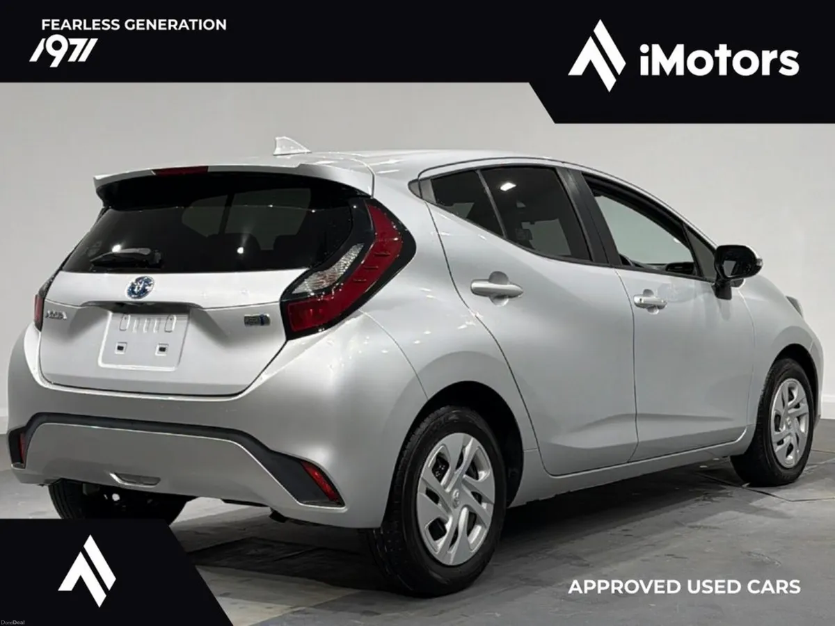 Toyota Aqua AUTOMATIC HYBRID - Image 3
