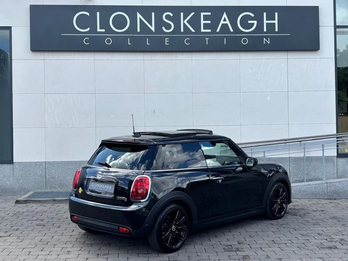 Mini Cooper Electric 3, Pan Roof - Image 3