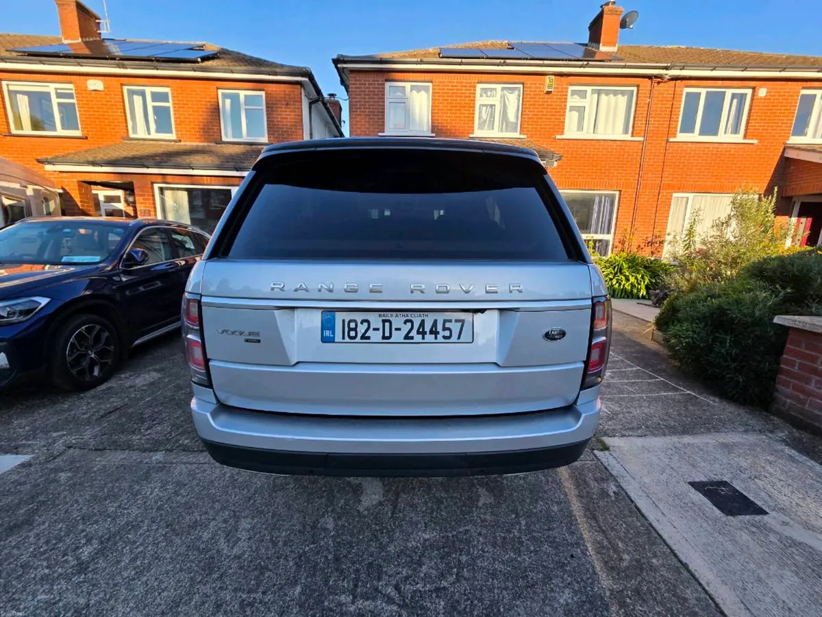 Range Rover Vogue P400e - Image 2