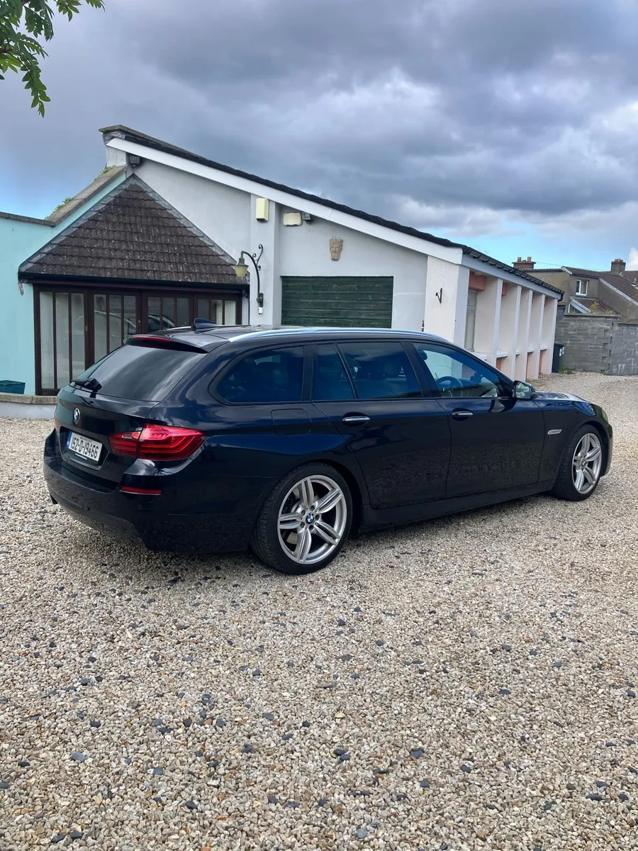 BMW 5-Series 2015 - Image 2