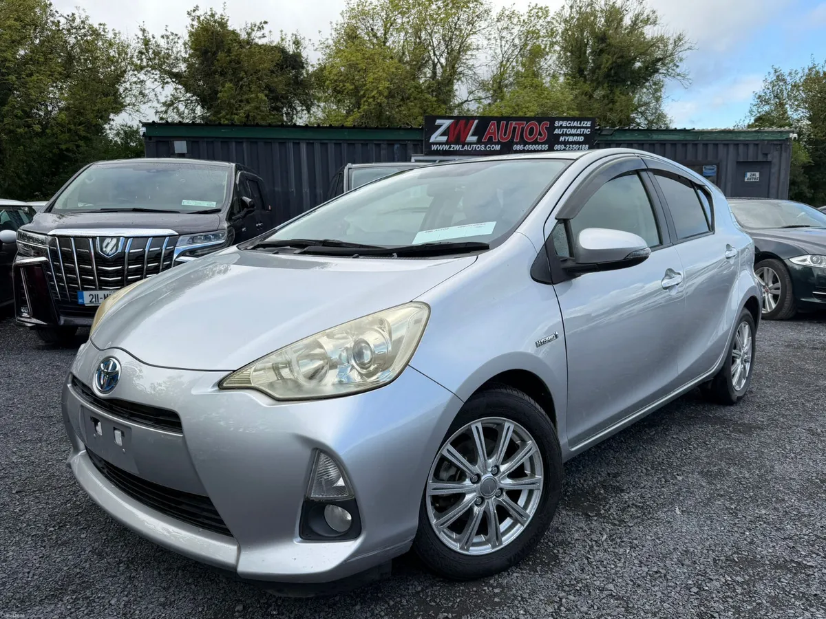 13 TOYOTA AQUA 1.5 HYBRID - Image 2