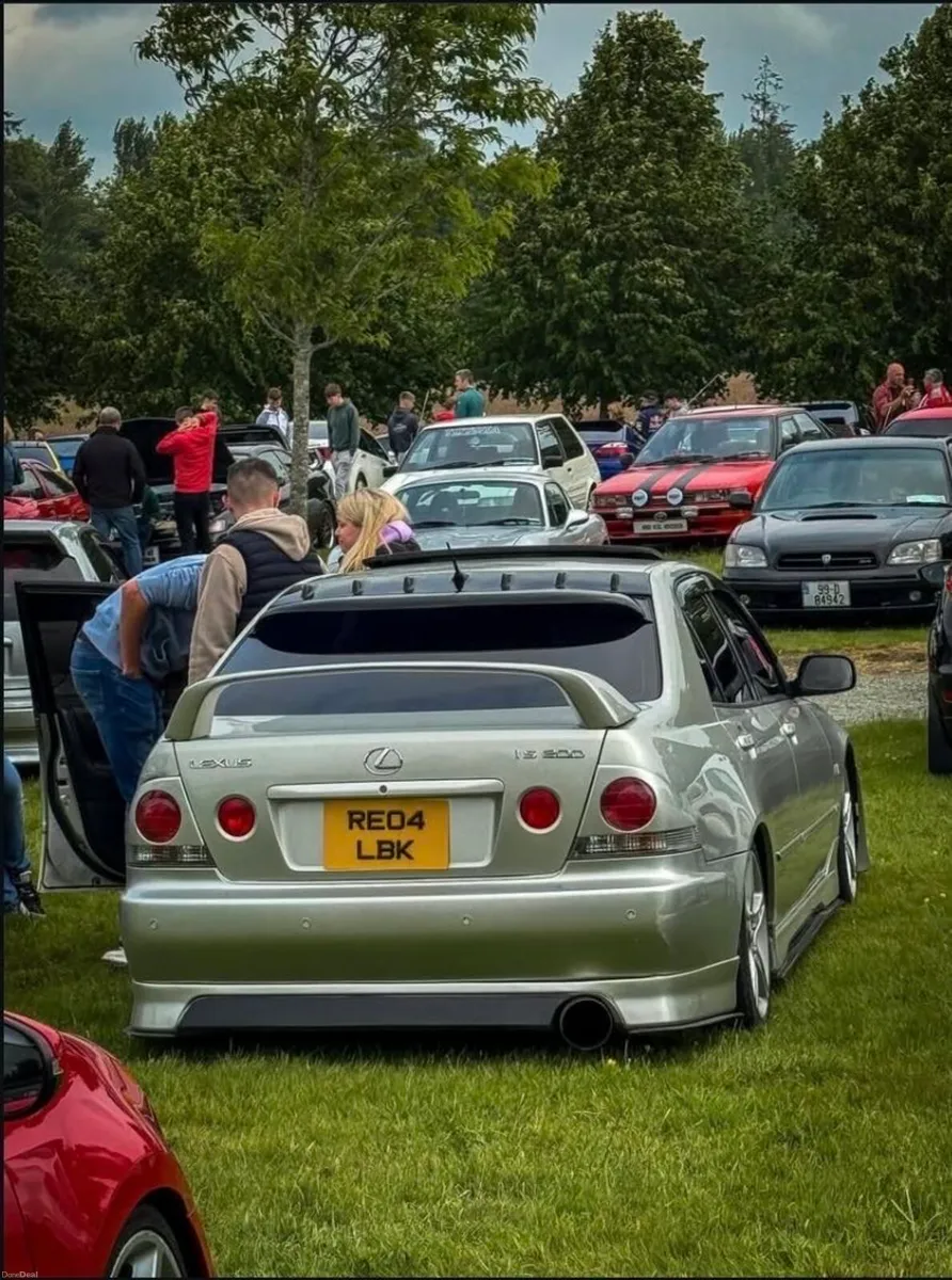 2004 Lexus IS200 - Image 2