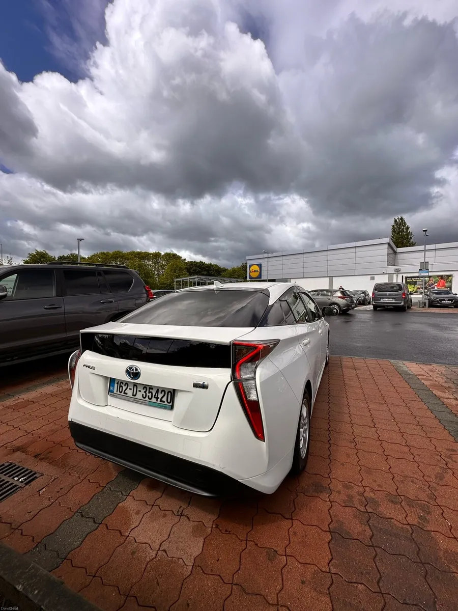 Toyota Prius - Image 3
