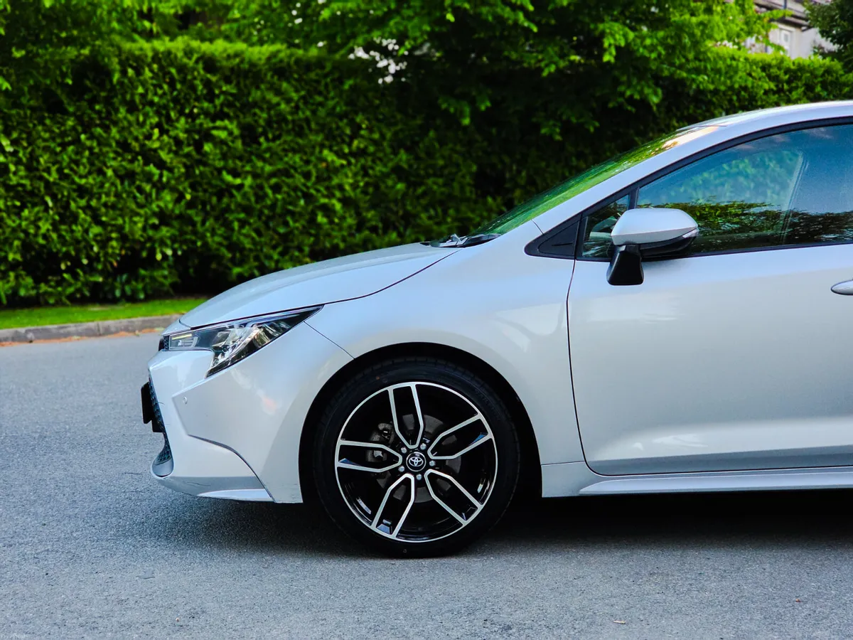 2020 Toyota Corolla Touring 1.8 Petrol Hybrid Auto - Image 5