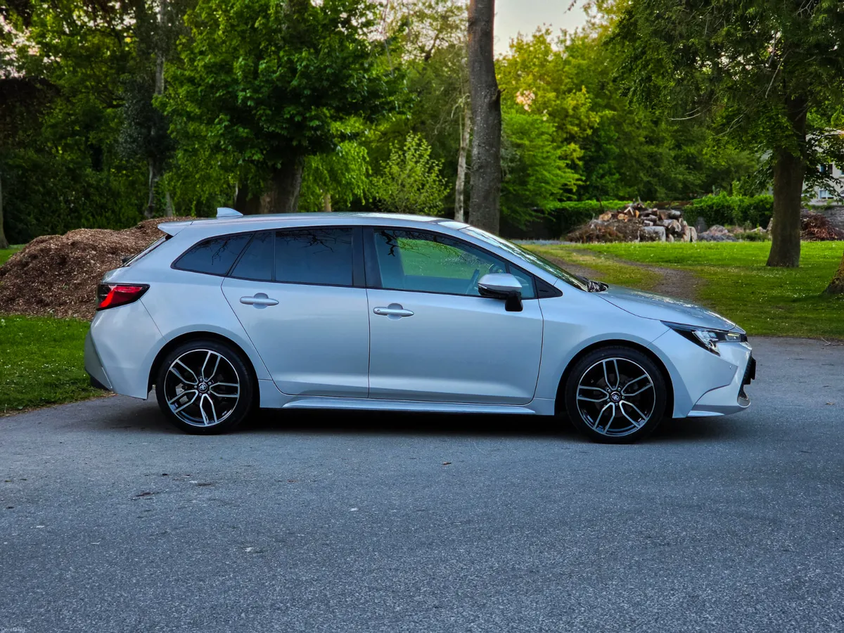 2020 Toyota Corolla Touring 1.8 Petrol Hybrid Auto - Image 4