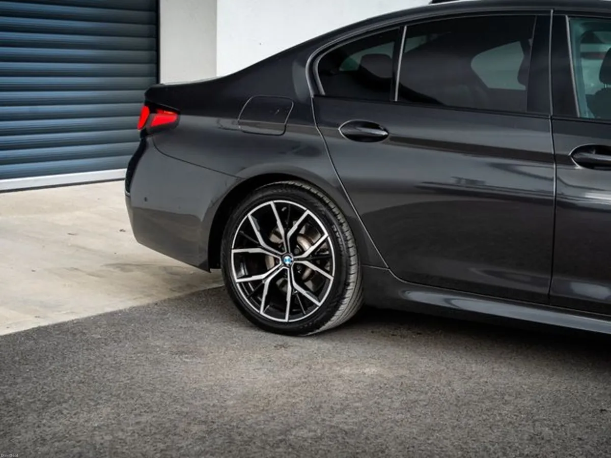 BMW 5-Series 520 D G30 M Sport 4DR Auto - Image 4
