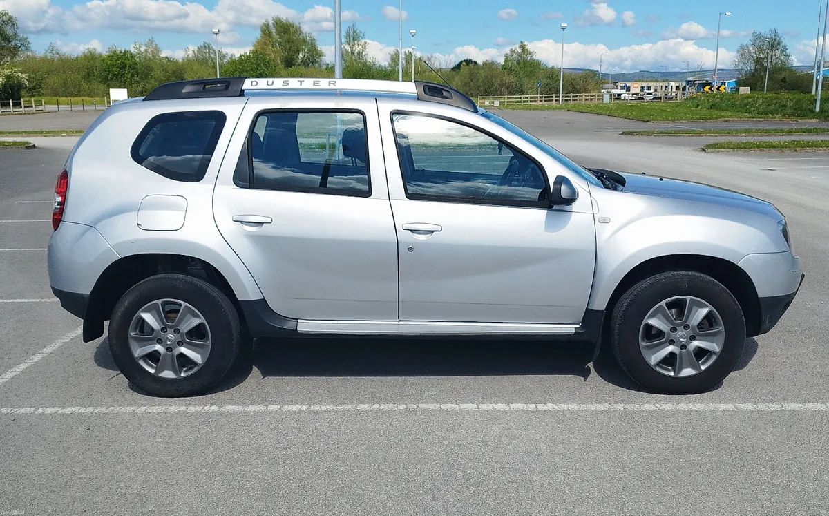 2017 Dacia Duster Signature 1.5 DCI - Image 2