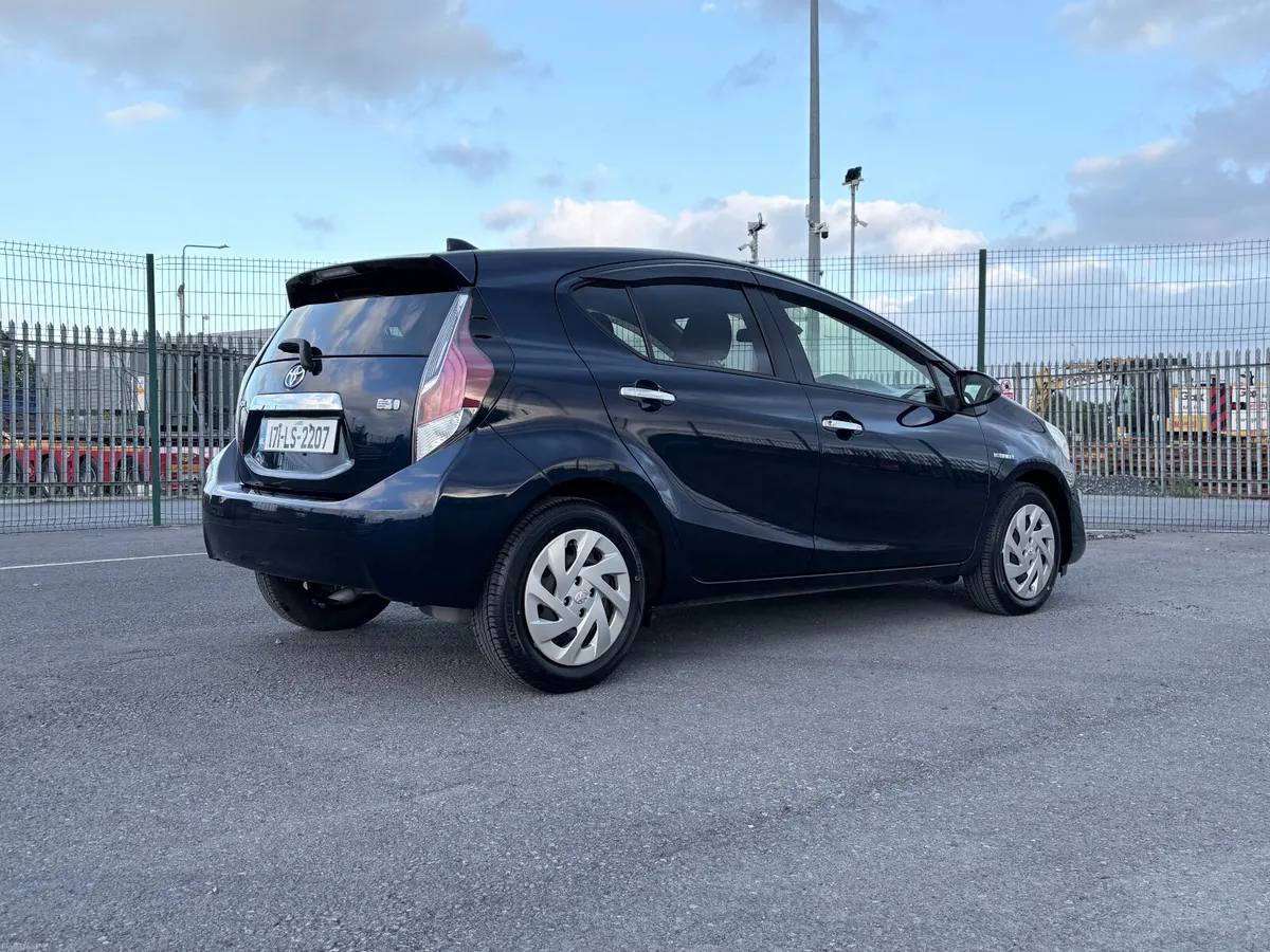 2017 Toyota Aqua. Automatic - Image 2