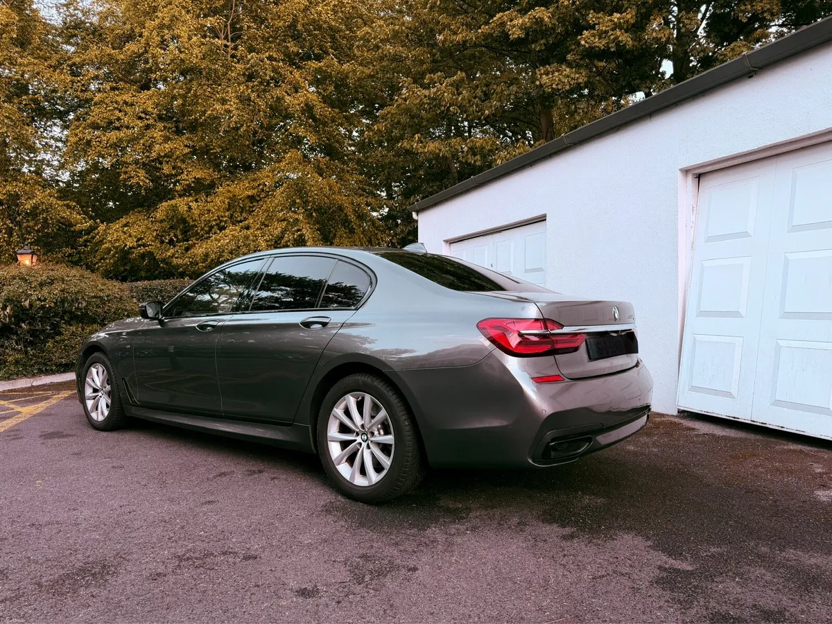 Stunning BMW 7-Series 2016 - Image 2