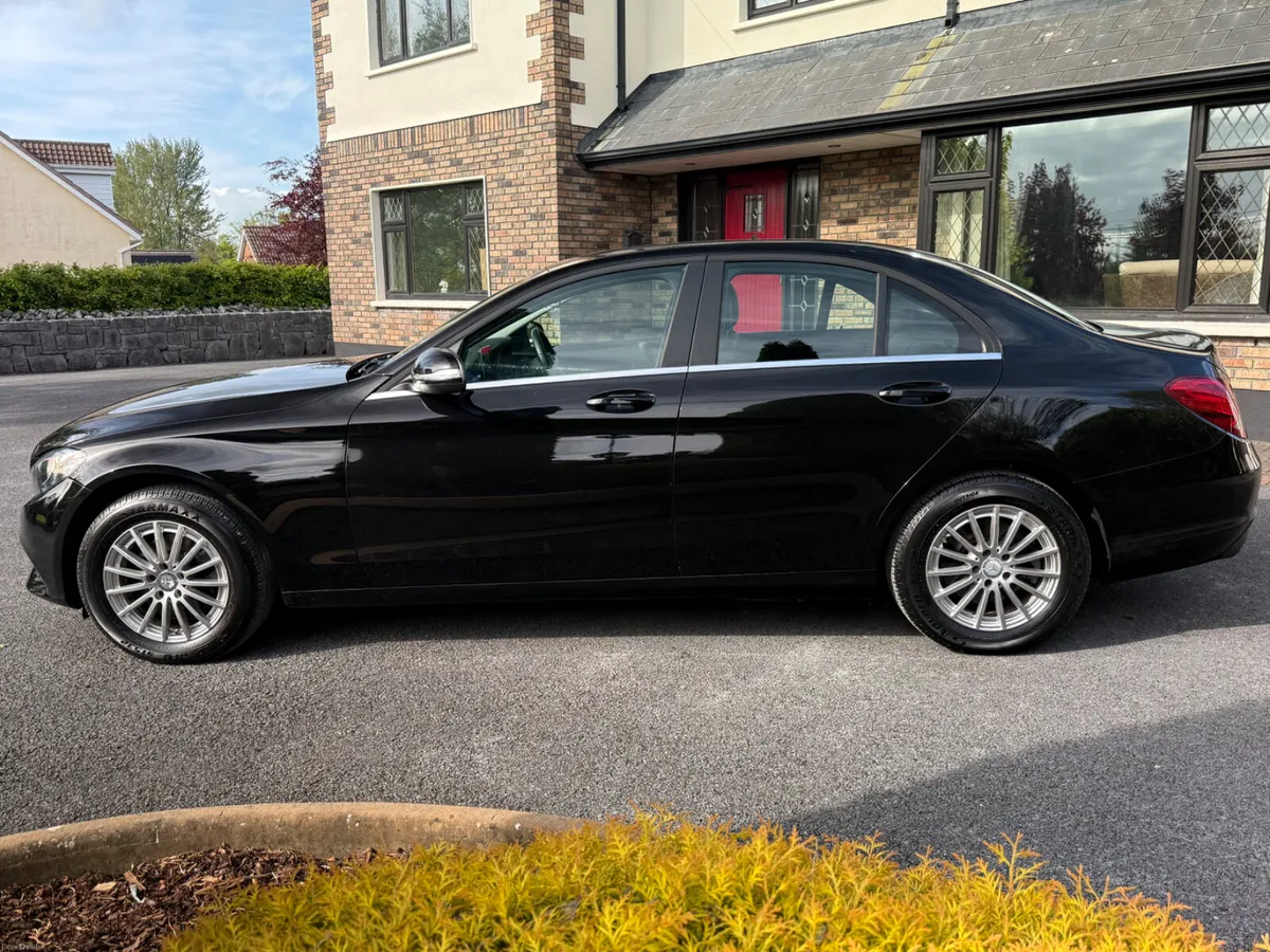 Immaculate 151 Mercedes-Benz C220d! - Image 4