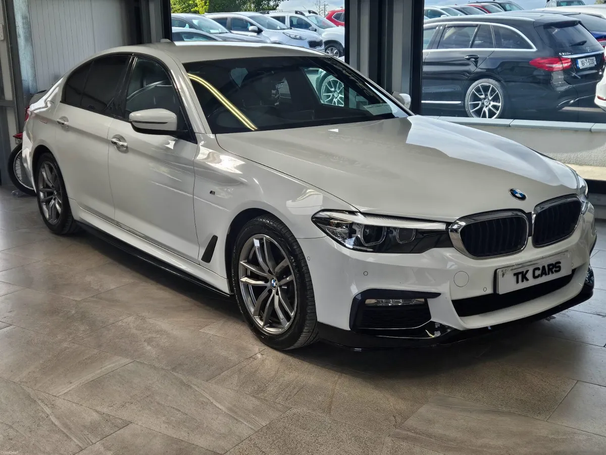 18 BMW 520 D M-SPORT - Image 1