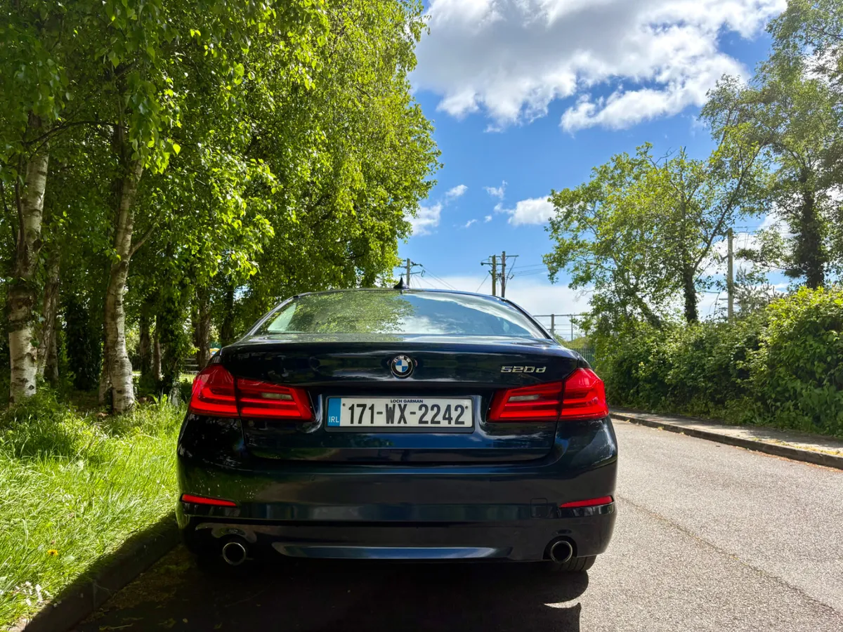 2017 BMW 5-Series 520d - Image 4