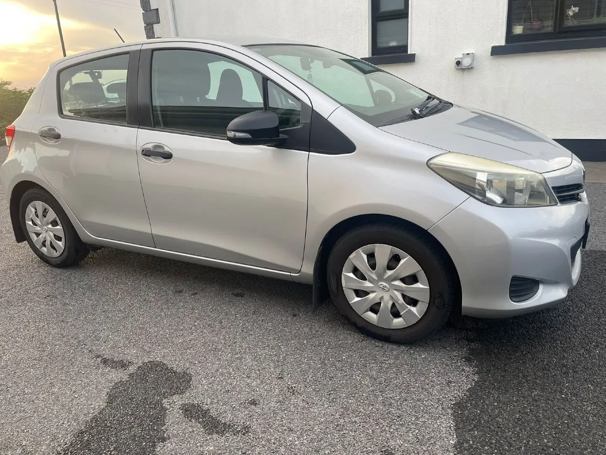 Toyota Yaris 2012 - Image 4