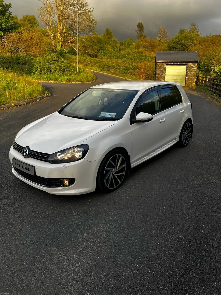 2011 Volkswagen Golf - Image 4