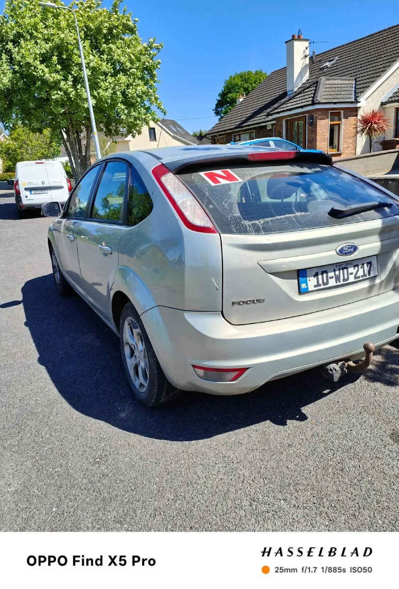 Ford Focus 2010 - Image 2