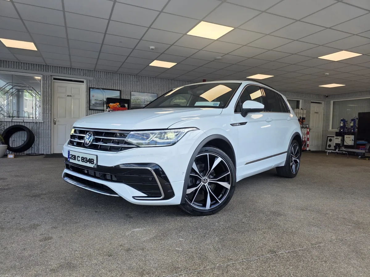 Volkswagen Tiguan R-Line 2.0 tdi 150hp 2023 - Image 1