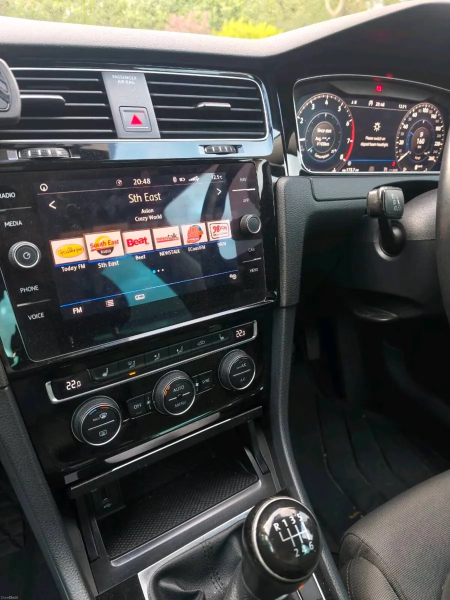 Volkswagen Golf 2017 - Image 2
