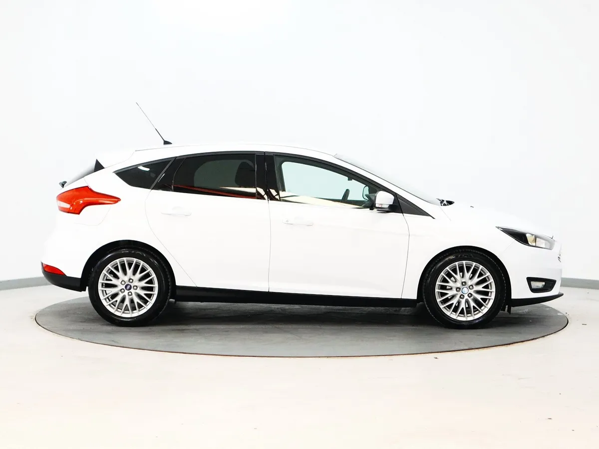 *55* 2016 Ford Focus 1.5tdci zetec - Image 3