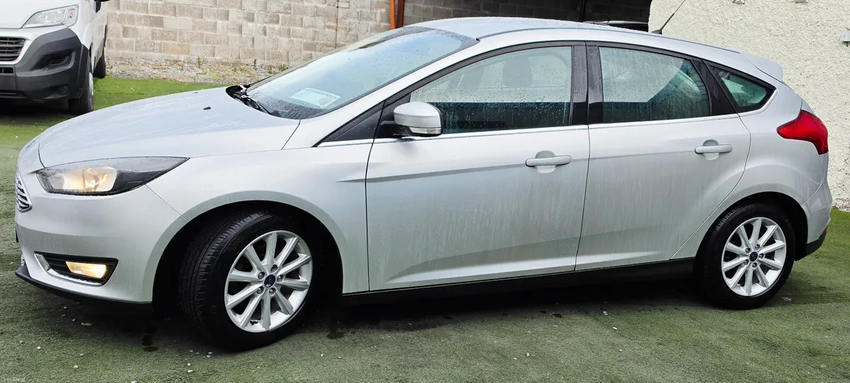 Ford Focus TITANIUM 1.0 PTR NCT TAX - Image 2