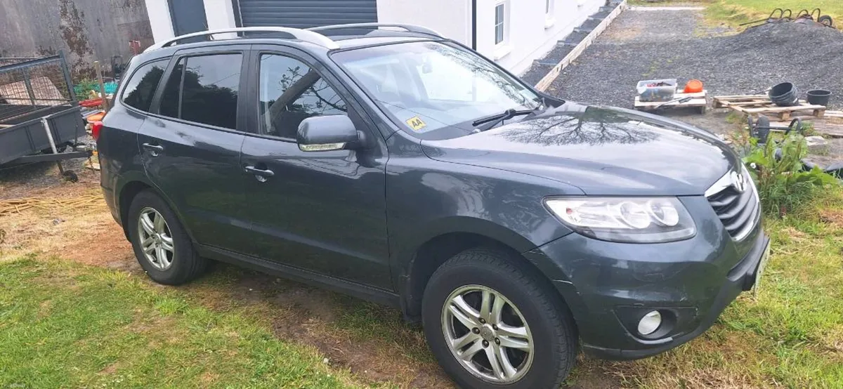 Hyundai Santa Fe 7 seater Jeep 4WD - Image 1