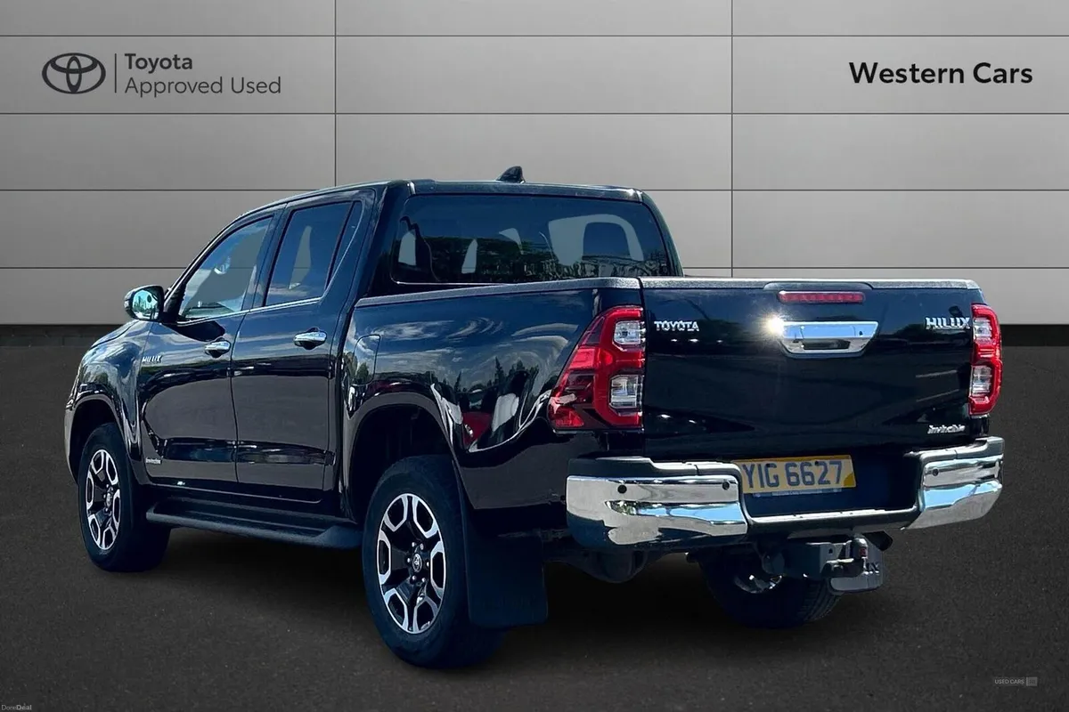 Toyota Hilux 2.8 D-4D Invincible 4WD Euro 6 (s/s) - Image 4